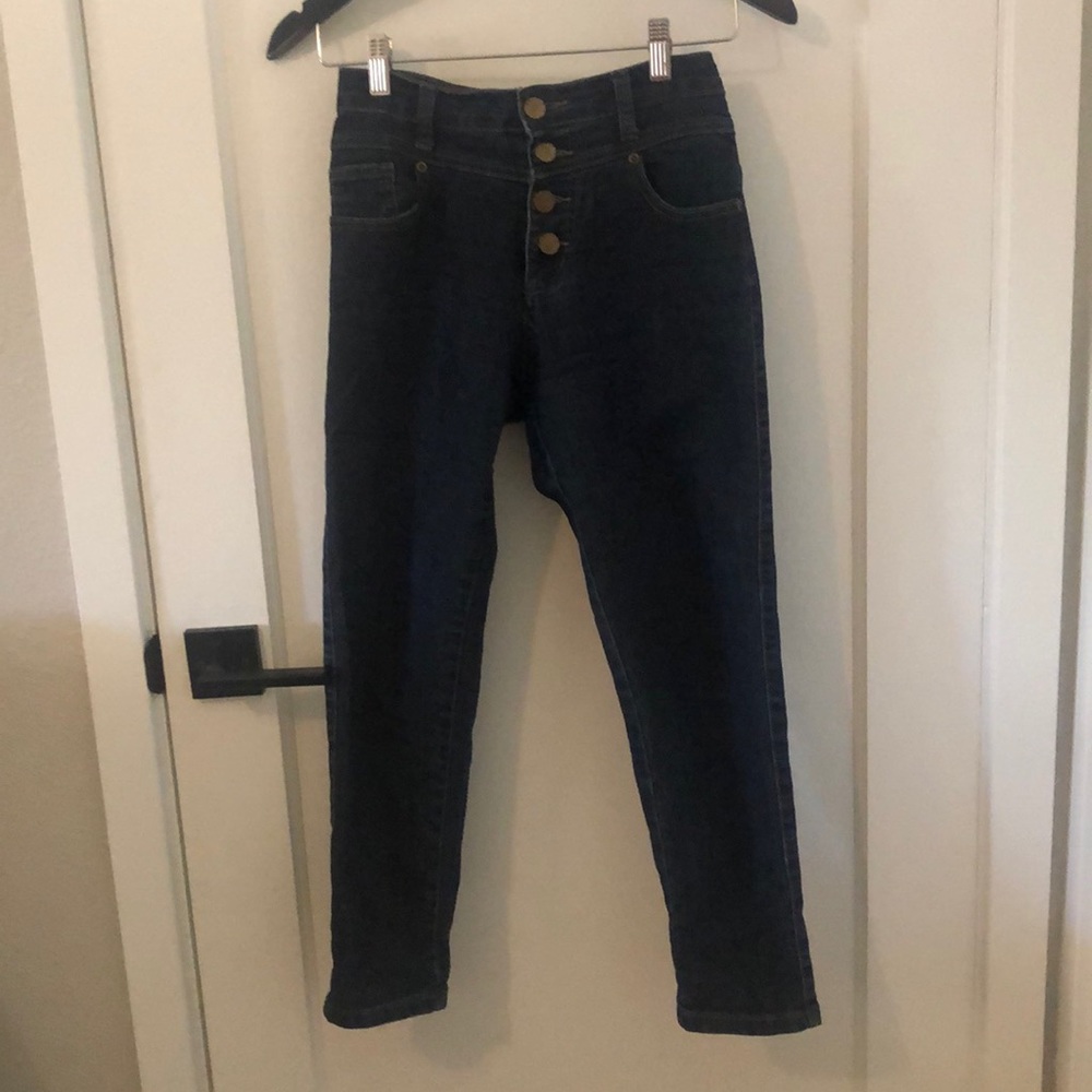 ModCloth size 6 short/cropped button fly jeans